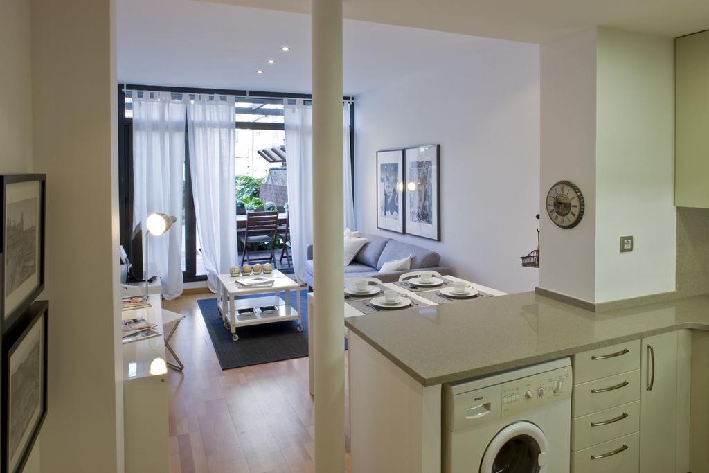 Ferienwohnung Flateli Urquinaona Barcelona Zimmer foto