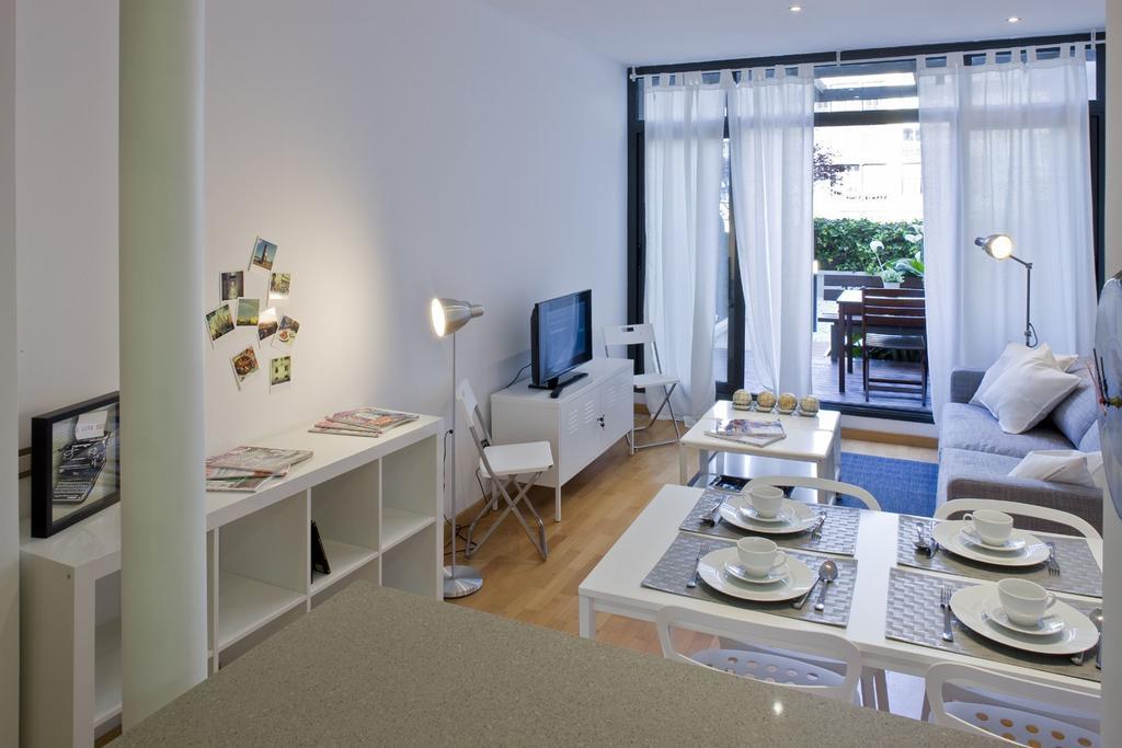 Ferienwohnung Flateli Urquinaona Barcelona Zimmer foto