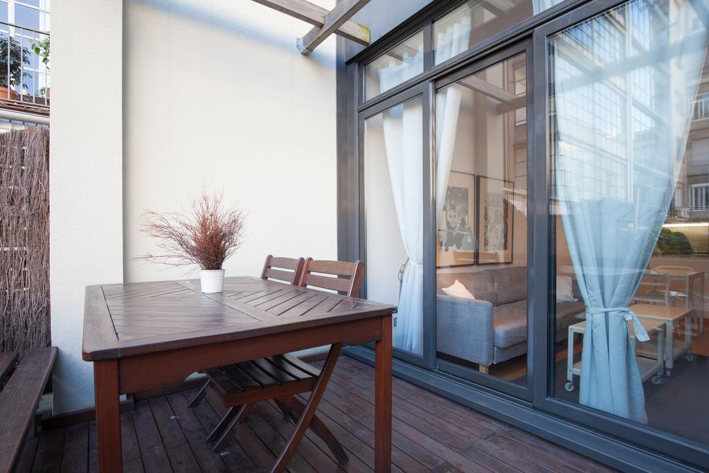 Ferienwohnung Flateli Urquinaona Barcelona Exterior foto