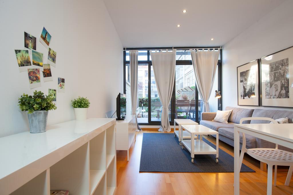 Ferienwohnung Flateli Urquinaona Barcelona Exterior foto