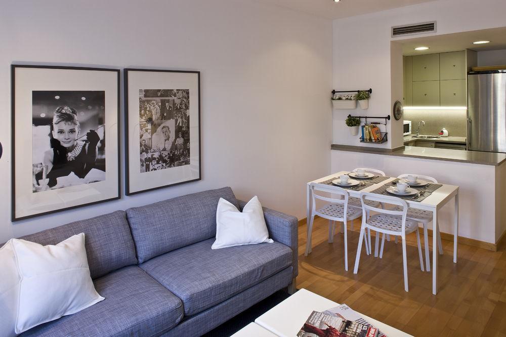 Ferienwohnung Flateli Urquinaona Barcelona Exterior foto