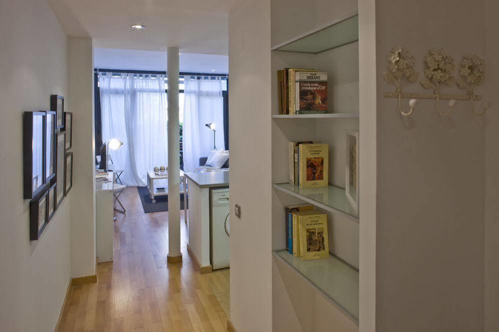 Ferienwohnung Flateli Urquinaona Barcelona Exterior foto