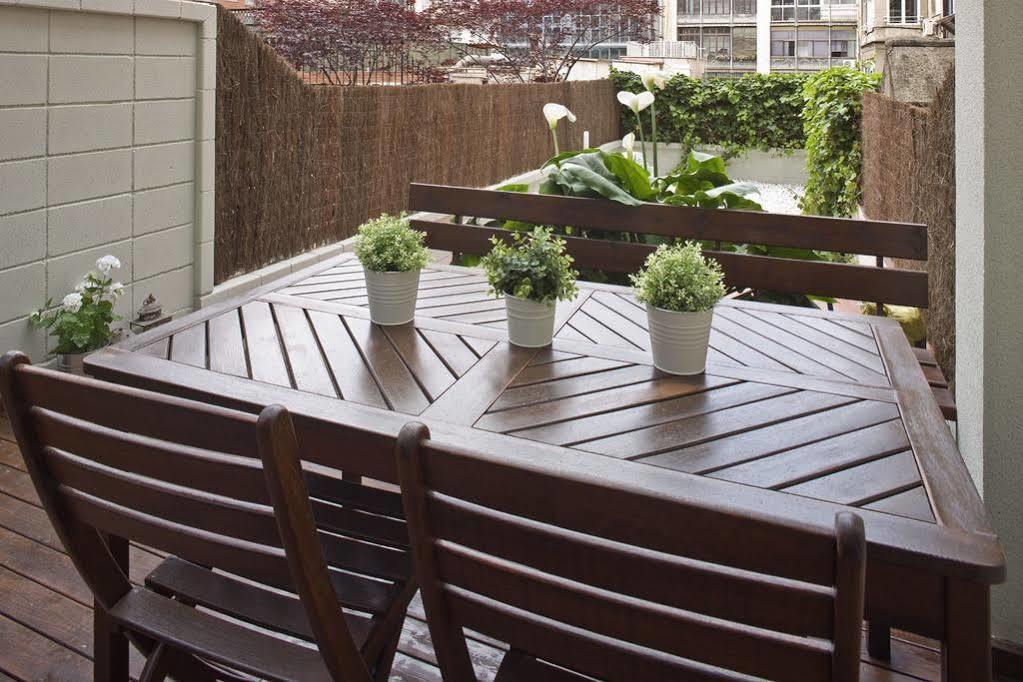 Ferienwohnung Flateli Urquinaona Barcelona Exterior foto